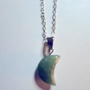NWOT Necklace Crescent Moon Aventurine stone green 1”, hypoall silver 16” chain